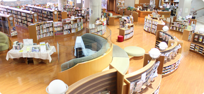 川南町立図書館　館内の写真